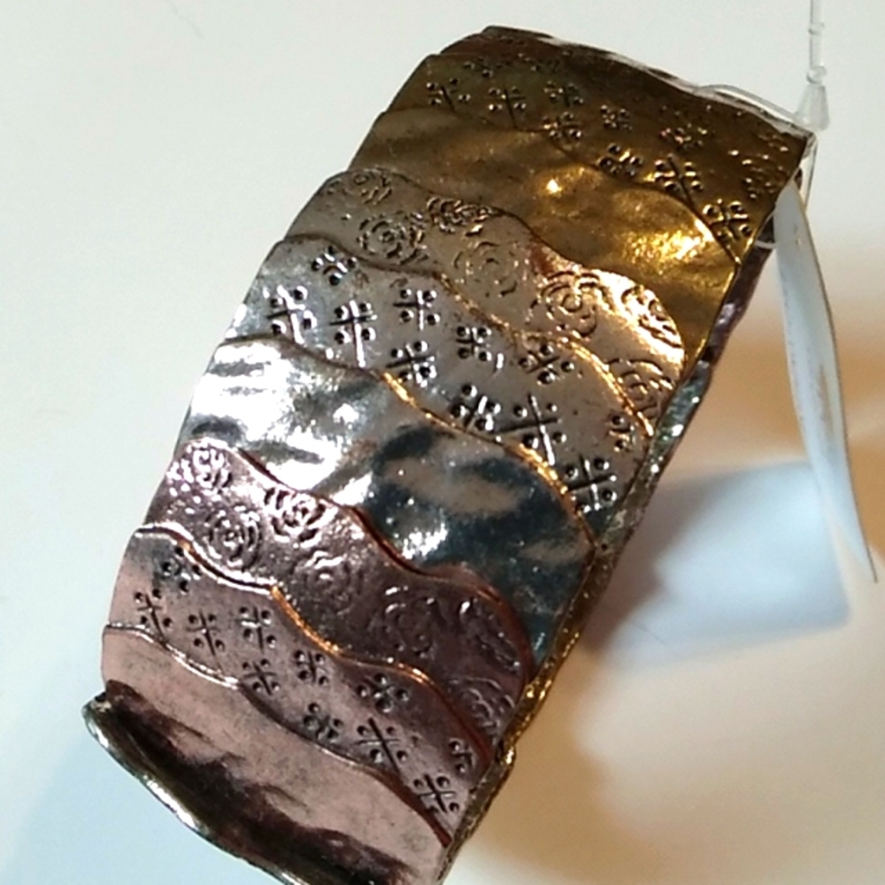 Nwt Tri Colored Metal Bracelet - Picture 2 of 8